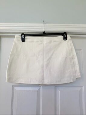 Alice + Olivia White Skort